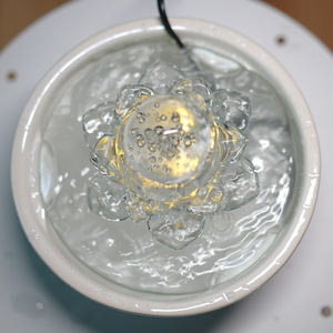 Fuente de cristal con forma de loto y cascada de agua para Feng Shui y atracción de riqueza 110-220V AC - Product Image 3