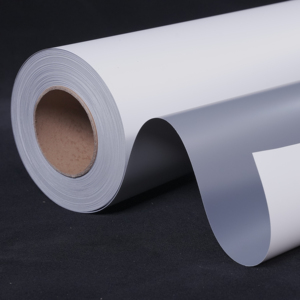 Rouleau de matériau d'<span class=keywords><strong>affiche</strong></span> en PVC durable pour l'impression publicitaire <span class=keywords><strong>grand</strong></span> <span class=keywords><strong>format</strong></span> - Product Image 1