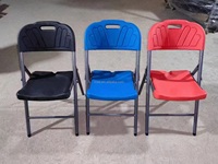 Chaise pliante de salle à manger d'extérieur au design moderne avec cadre en acier pour les événements, les banquets et l'école en plastique sans bras confortable