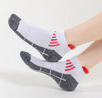 Chaussettes de sport basses personnalisées avec logo OEM, respirantes, rembourrées, en mélange de coton, pour la course, le basketball, la gym, hommes et femmes, vente en gros