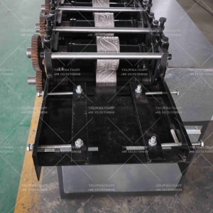 Machine de matériau de construction de <span class=keywords><strong>porte</strong></span> de volet roulant Machine de formage de feuilles de modèle de gaufrage en acier - Product Image 6