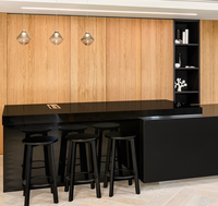 Meubles de cuisine de luxe en chêne noir VERMONHOUZZ avec comptoir de bar dissimulé et étagères à éclairage LED pour projets de maisons personnalisées