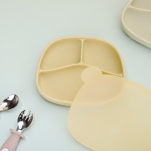Plaque d'aspiration en silicone personnalisée pour enfants, 3 compartiments avec couvercle panda, vaisselle antidérapante pour bébé - Product Image 6