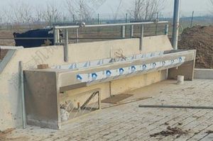 Chauffage électrique en acier inoxydable Réservoir d'eau potable <span class=keywords><strong>pour</strong></span> le bétail <span class=keywords><strong>Abreuvoir</strong></span> <span class=keywords><strong>pour</strong></span> le bétail Vaches laitières Équipement <span class=keywords><strong>à</strong></span> <span class=keywords><strong>vendre</strong></span> - Product Image 3