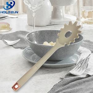 Utensilio de cocina resistente <span class=keywords><strong>al</strong></span> calor de alta calidad, cuchara de silicona para servidor de <span class=keywords><strong>espagueti</strong></span>, cuchara para Pasta con mango de goma - Product Image 5