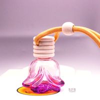 Diffuseur d'huiles essentielles pour voiture, flacon en verre coloré et mignon de 6 ml, à suspendre au rétroviseur, parfum pour voiture, vente en gros
