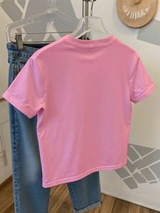 T-shirt casual all'ingrosso 2026 a maniche corte <span class=keywords><strong>con</strong></span> scollo rotondo, fiocco, <span class=keywords><strong>paillettes</strong></span> e stampa motivo burro, traspirante e tinta unita - Product Image 4