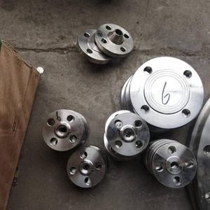 Brida Ciega de Acero al Carbono Resistente a la Corrosión ANSI B16.5 Clase 300, Tamaño Personalizado, Tratamiento de Superficie RF para Ingeniería Química - Product Image 1