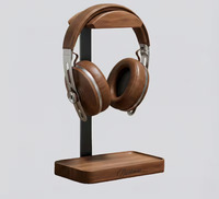 Support de casque en bois gravé sur mesure pour setup gamer – Support personnalisé en noyer pour écouteurs
