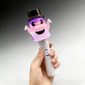Baguette lumineuse LED fantôme d'Halloween personnalisable avec logo, en gros, à piles, rotative, pour enfants, pour la fête d'Halloween ou le jeu de la friandise ou du fardeau - Product Image 1