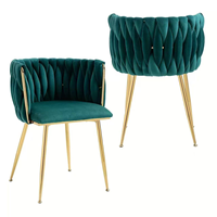 Chaise de salle à manger en velours beige tissé à la main avec design en rotin et pieds en métal, confort moderne