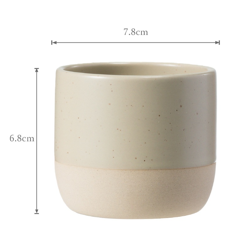 ถ้วยสีเบจ