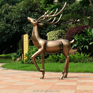 A071 Scultura Moderna di Cervo a Grandezza Naturale, Statua Animale in Resina per Fornitori di Servizi Ingegneristici - Product Image 4