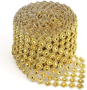 Nastro di maglia di strass di cristallo dorato a forma di fiore di plastica lucida a forma di fiore per decorazioni - Product Image 1