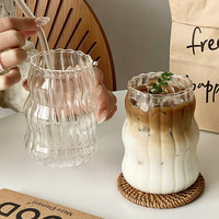 Vente en gros de verres à boisson en verre borosilicate de haute qualité, grande capacité, transparents, en forme de nuage, design mignon, pour jus et petit-déjeuner, esthétique de haute qualité