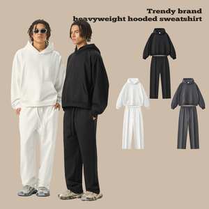 Sweat à capuche boxy court et ample en molleton bouclette lourd 420G, taille américaine, avec broderie de logo personnalisée, coupe épurée, style survêtement - Product Image 4