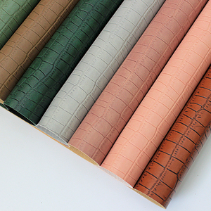 <span class=keywords><strong>Tissu</strong></span> <span class=keywords><strong>fantaisie</strong></span> en similicuir crocodile de couleur unie résistant à l'eau pour la fabrication de portefeuilles - Product Image 1