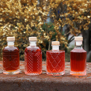Bouteilles en verre transparent gaufré <span class=keywords><strong>de</strong></span> 50 ml, 100 ml, 120 ml, 150 ml, 200 ml avec bouchon en liège pour spiritueux, whisky, vodka – Vente en gros - Product Image 4