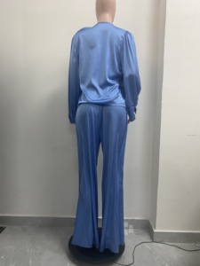 Setelan 2 Potong Atasan Satin Lengan Panjang V-Neck Motif Bunga Elegan dan Celana Kaki Lebar untuk Wanita - Product Image 6