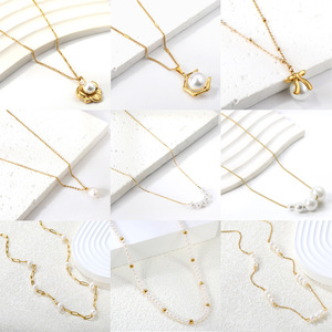 สร้อยคอไข่มุกผู้หญิงเกรด AAA ชุบทองรูปดอกไม้จี้รูปทรงเรขาคณิตสวมใส่ทุกวันโซ่สแตนเลสเครื่องประดับหรูหรา - Product Image 2