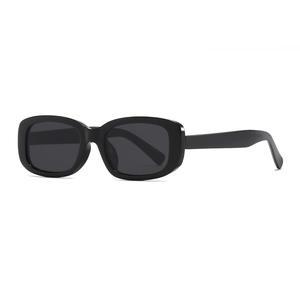 Lunettes de soleil rétro à petite monture noires pour femmes, matériau PC, protection UV400, type 3, pare-soleil 990 - Product Image 1