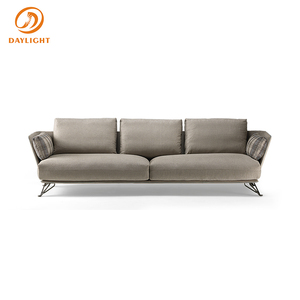 Divano Moderno di Lusso con Struttura in Metallo, Tessuto Grigio Scuro, Profili Cromati e Gambe Affusolate, Stile Bauhaus per Spazi di <span class=keywords><strong>Design</strong></span> - Product Image 4