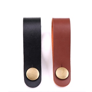 Etiquetas de cuero de PU con logotipo personalizado <span class=keywords><strong>para</strong></span> manualidades, etiquetas de cuero con remaches metálicos de color, hebillas de correa de <span class=keywords><strong>guitarra</strong></span> - Product Image 1