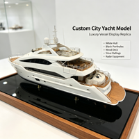 Maquette de yacht de luxe personnalisée avec coque blanche, hublots noirs, pont en bois et support miroir