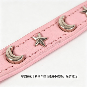 Collier pour animaux de compagnie avec rivets étoiles et lunes et clochette pour chat et chien, taille moyenne, couleur unie de luxe, toutes saisons, vente en gros - Product Image 4