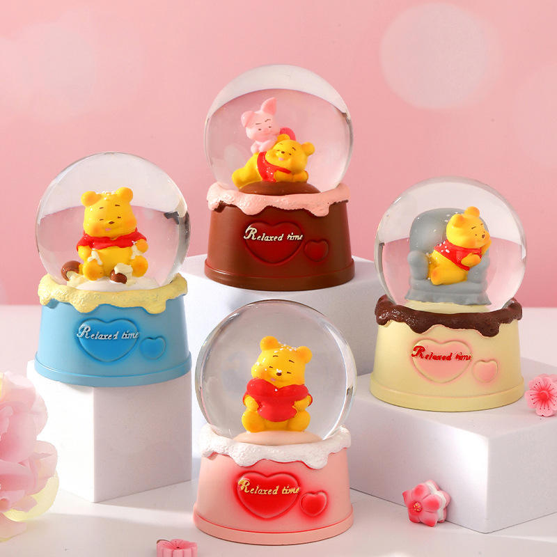 322 nini orsetto con fiocchi di neve luminosi