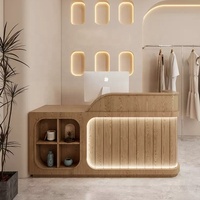Comptoir d'Accueil de Luxe au Design Créatif, Moderne et Simple pour Petit Salon ou Institut de Beauté
