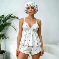 P677 Ensemble de pyjama court en satin sexy pour femme, col en V, imprimé, bretelles spaghetti, avec bonnet de douche, vente en gros