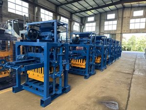 Linea di Produzione Cemento ad Alta Precisione YAODA QTJ4-35 con Motore a Ingranaggi, Cuscinetti, Vibrazione e Stampi per Pavimentazione Cava Interbloccata - Product Image 1