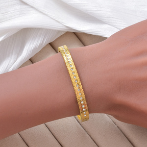 กำไลข้อมือรูปหัวใจแกะสลักอย่างประณีต ขายส่งจำนวนมาก ทอง 18k ประดับเพชรซิร์คอนเรียงราย ระยิบระยับ ทนทาน สวยงาม หรูหรา - Product Image 3