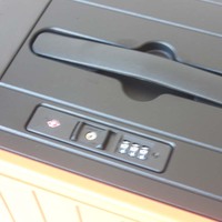 Sacs à bagages intelligents légers d'affaires 10km suivent automatiquement la valise électrique du voyageur pour le voyage des adultes
