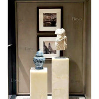 Lit et table de chevet sur mesure Cubic, lit d'hôtel avec éclairage LED bleu, table d'appoint en onyx