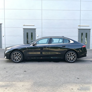Voitures d'occasion à vendre Véhicule d'occasion Voiture pas chère <span class=keywords><strong>BMW</strong></span> i5 <span class=keywords><strong>eDrive</strong></span> 40L M Sport Package Berline de luxe 100% électrique 2025 - Product Image 3