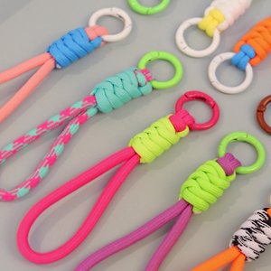 Farbiger runder Seil-Schlüsselanhänger kurzer gestrickter Handy-Schlüsselband runder Seil-Schlüsselband 12cm Seilenfabriklieferung