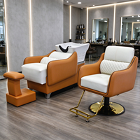 Ensemble de fauteuil de coiffure et de lavage en cuir PU blanc et orange avec base dorée, station de lavage de cheveux pour salon de beauté et barbier