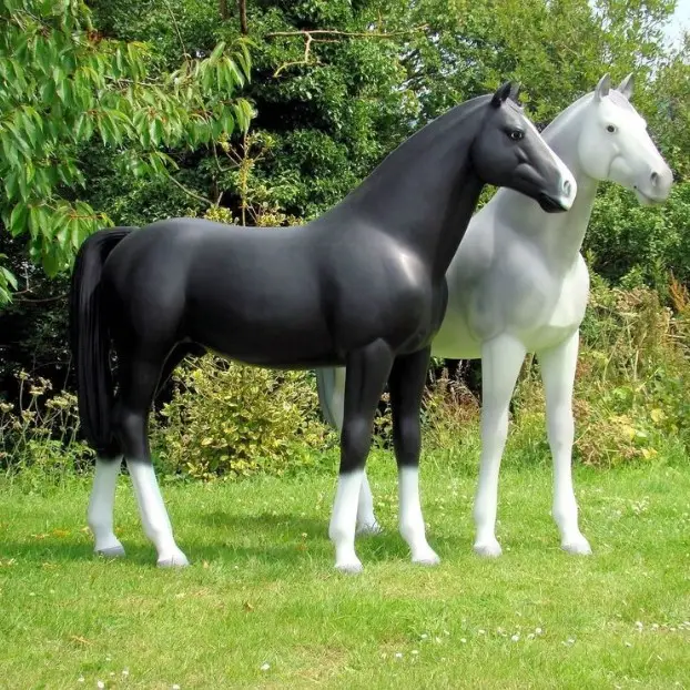 Estátua de resina de alta qualidade para artesanato, tamanho personalizado de escultura de cavalo em fibra de vidro para decoração