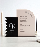 Panneau personnalisé en acrylique givré miroir doré, écologique et moderne, pour menu de bar de mariage, boissons signature, numéro de table et signalétique de cocktails