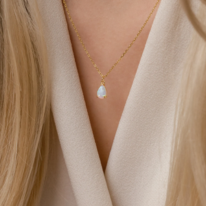 Raffinata Collana Multistrato in Oro 18K <span class=keywords><strong>e</strong></span> Argento 925 con Pendente a Goccia in Opale, Catena a Scatola, Forma a Goccia d'Acqua per Occasioni di Festa - Product Image 4