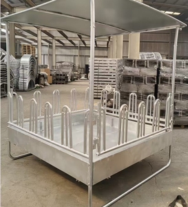 Comedouro de Feno Quadrado de Aço Reforçado para Cavalos com Teto - Product Image 1