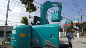 Machines et équipements d'ingénierie Pelles sur chenilles accessoires-Japon Machines d'occasion bon marché kobelco 75 Machine d'excavateur d'occasion - Product Image 6