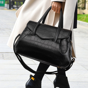 Bolsos cruzados de diseño de moda, bolsos de hombro de cuero PU de alta calidad, bolsos de mano casuales de lujo para mujer - Product Image 2