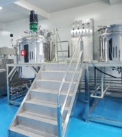 Mélangeur émulsifiant sous vide fixe avec tête homogénéisante et conception de dégazage sous vide pour l'industrie cosmétique