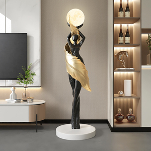 Scultura di arte della ragazza della resina con la piuma e la luce della luna figurina elegante moderna per la decorazione della casa del salotto - Product Image 1