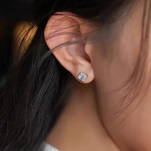 Orecchini a Perno Geometrici Minimalisti per Donne, Gioielli per Orecchie alla Moda per Uso Quotidiano - Product Image 3