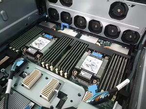 Prix d'usine pour serveur rack 4U SR860 V2 avec processeur Intel, disque dur SSD 1 To et carte mémoire en stock, garantie de 3 ans - Product Image 2