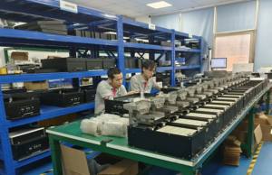 Alimentateur vibrant flexible standard haute vitesse et durable pour l'assemblage automatisé de quincaillerie métallique - Product Image 6